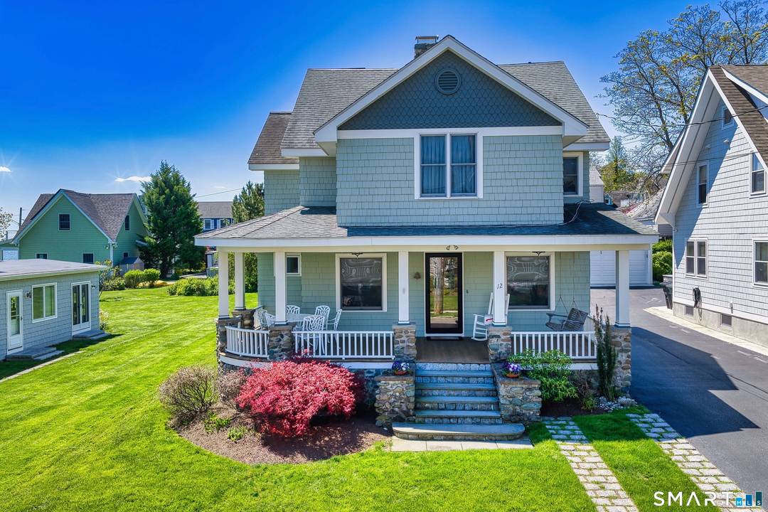 Beautiful updated 3 4 bedroom Craftsman Beach House located in the highly sought after Morning Side waterfront community.