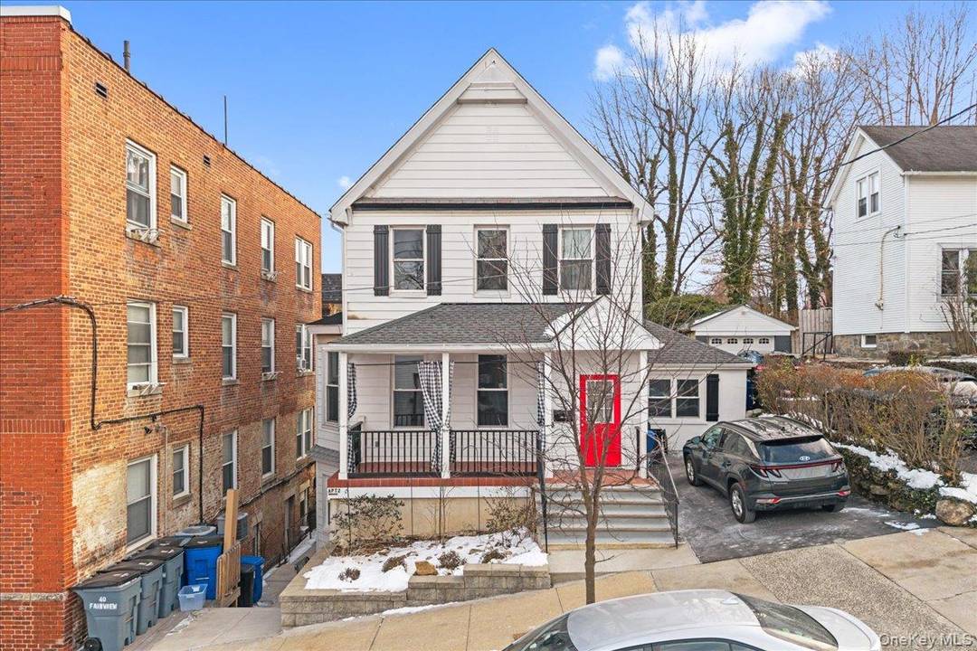 Spacious 3 bedroom duplex with 1.