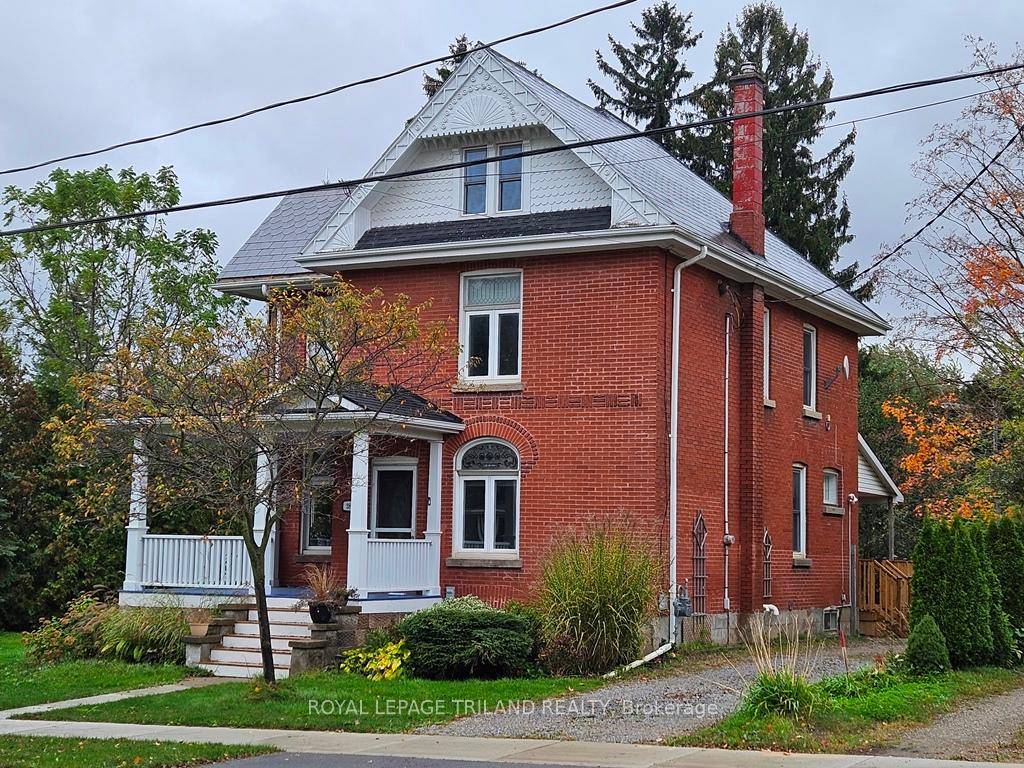 MULTI purpose FAMILY Home in a village setting with Rural Charm, yet easy access to UWO, Fanshawe, UH, and Masonville Mall.