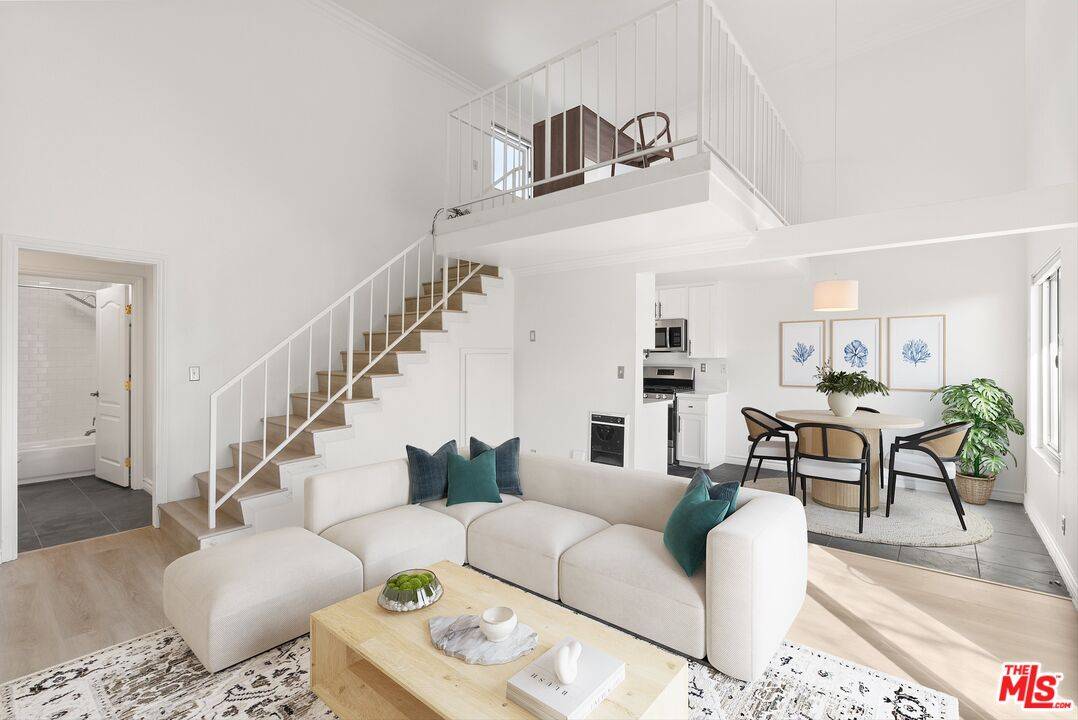 1125   Pico Blvd 1BR Santa Monica La