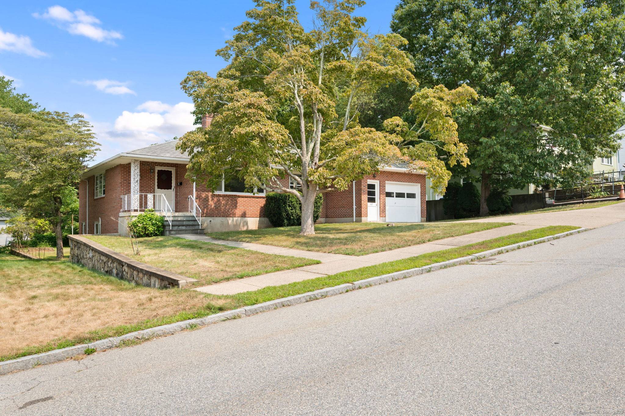 Welcome to 57 Farmington Avenue.