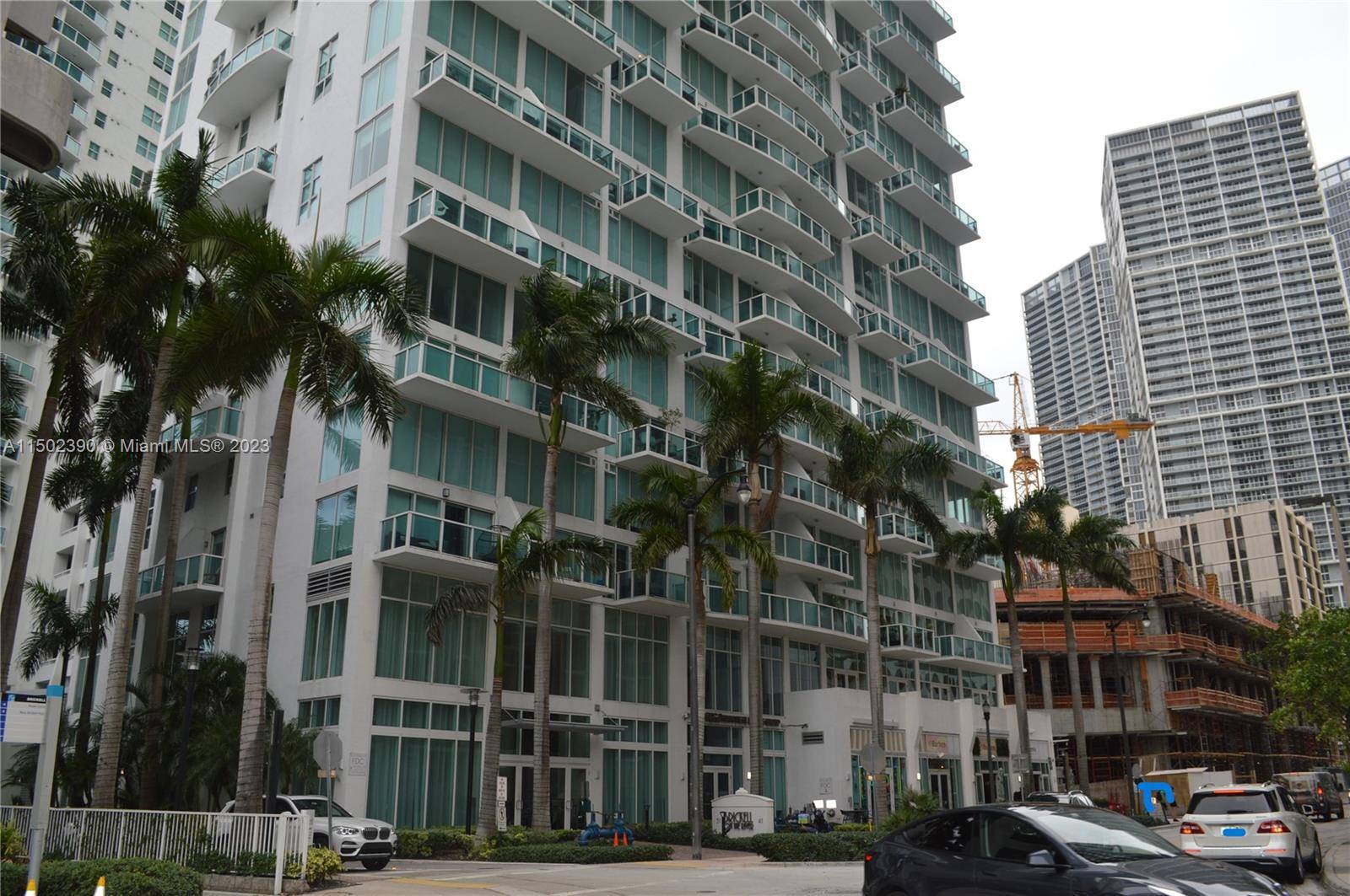 LOCATION, LOCATION, Beautiful 1 BED 1.