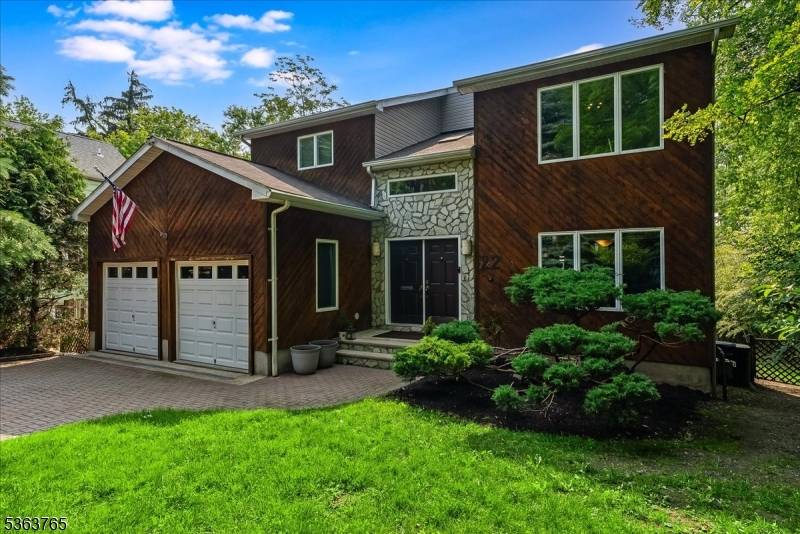 Newly built in 2001, this 3 bedroom, 3.