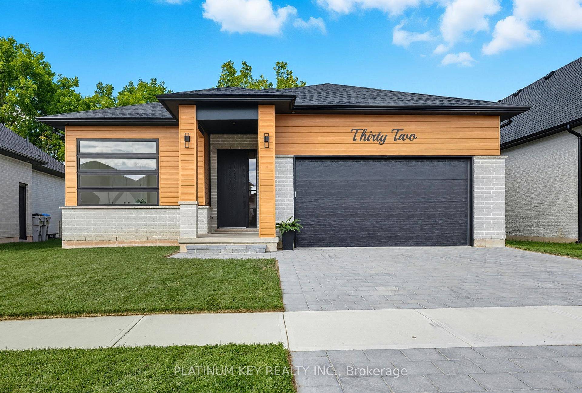 A stunning new build Bungalow with finished basement by Dwyer Homes.