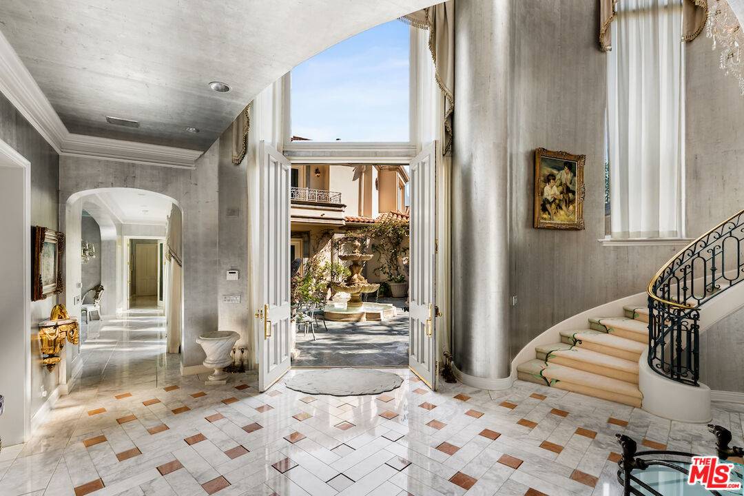 10275   Century Woods Dr 4BR Beverlywood La