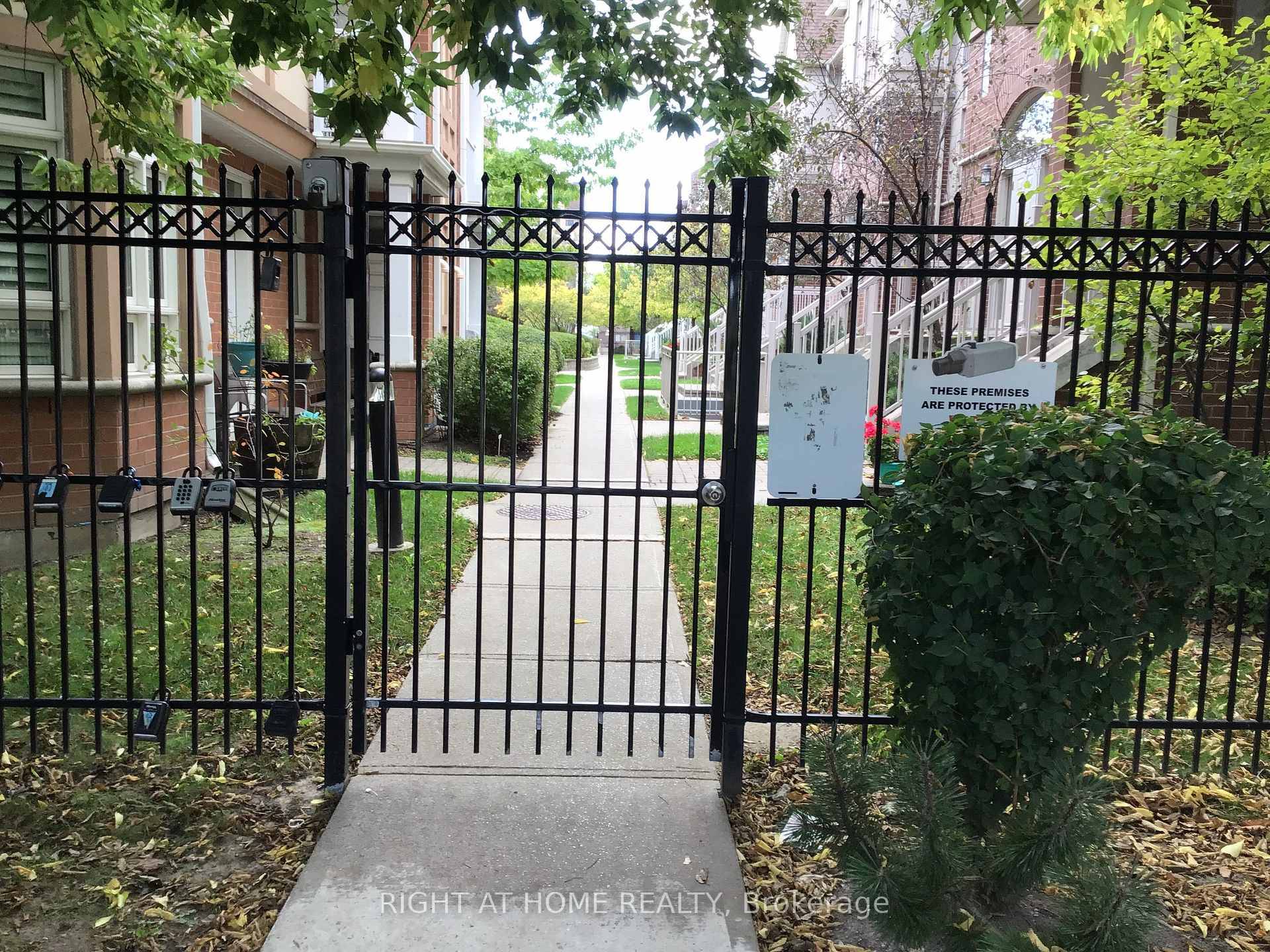 THIS BEAUTIFUL, FULLY FURNISHED 2 bedroom 2 baths townhouse suite has over 900 sq feet of living space.