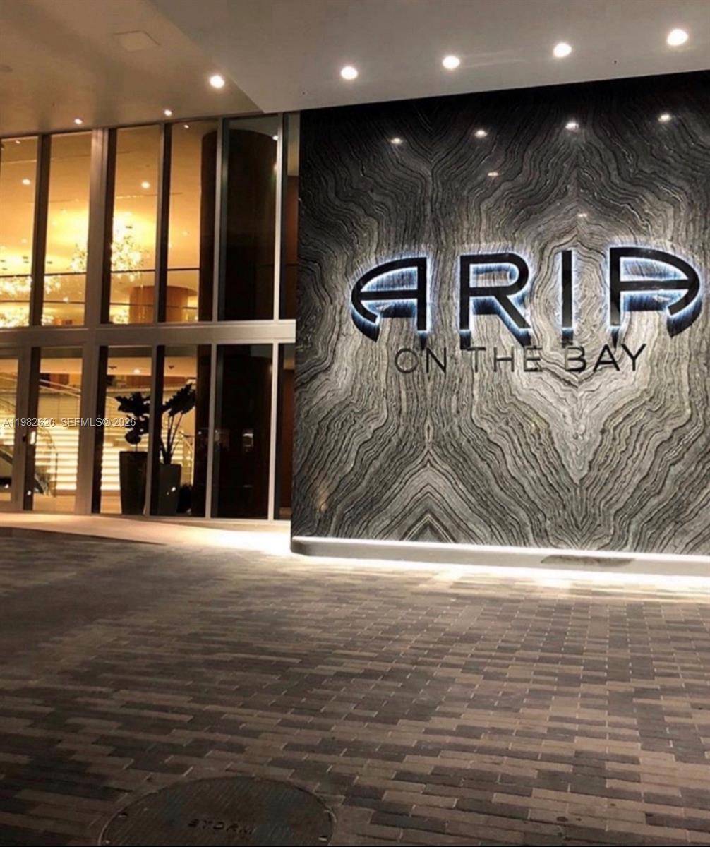 Live in the center of it all at The Aria on the Bay !