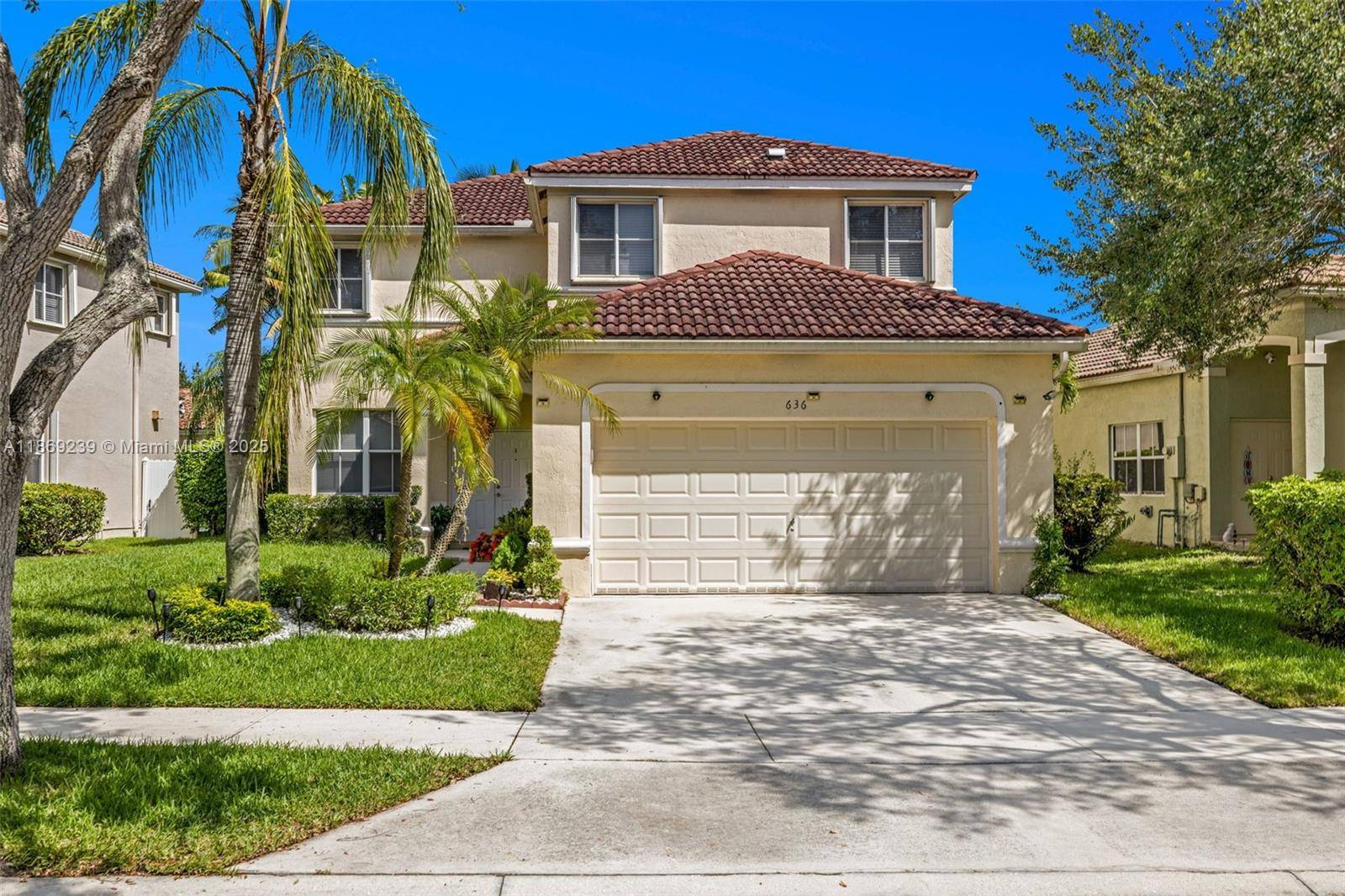 Welcome to this stunning single family home in the heart of Weston !