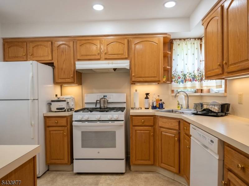 Nestled in the desirable northeast quadrant of Teaneck, this well maintained 4 bedroom, 2 full bath home offers serene suburban living on a quiet street bordered by beautiful Argonne Park ...