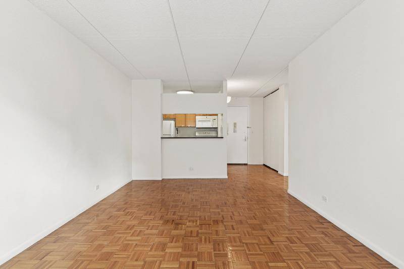 INTRODUCING 345 EAST 64TH STREET 11COVERSIZED ONE BEDROOM HOMEABOUT THE APARTMENT Upper East Side Oasis, High Floor, South Facing, Expansive Living Room, Separate Kitchen, Dishwasher, Tile Bath, Excellent Closet Space, ...