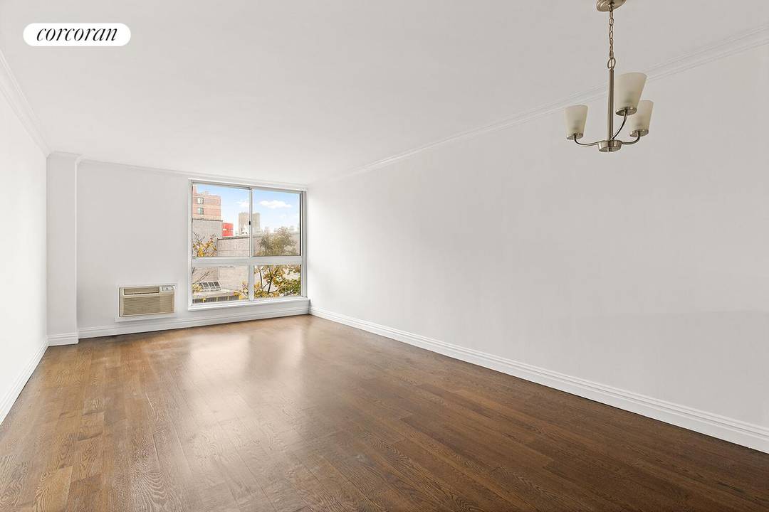 Apartment 643 at 625 Main Street is a spacious and serene oversized 1 bedroom, 1 bathroom home that offers a perfect escape from the hustle and bustle of city life.