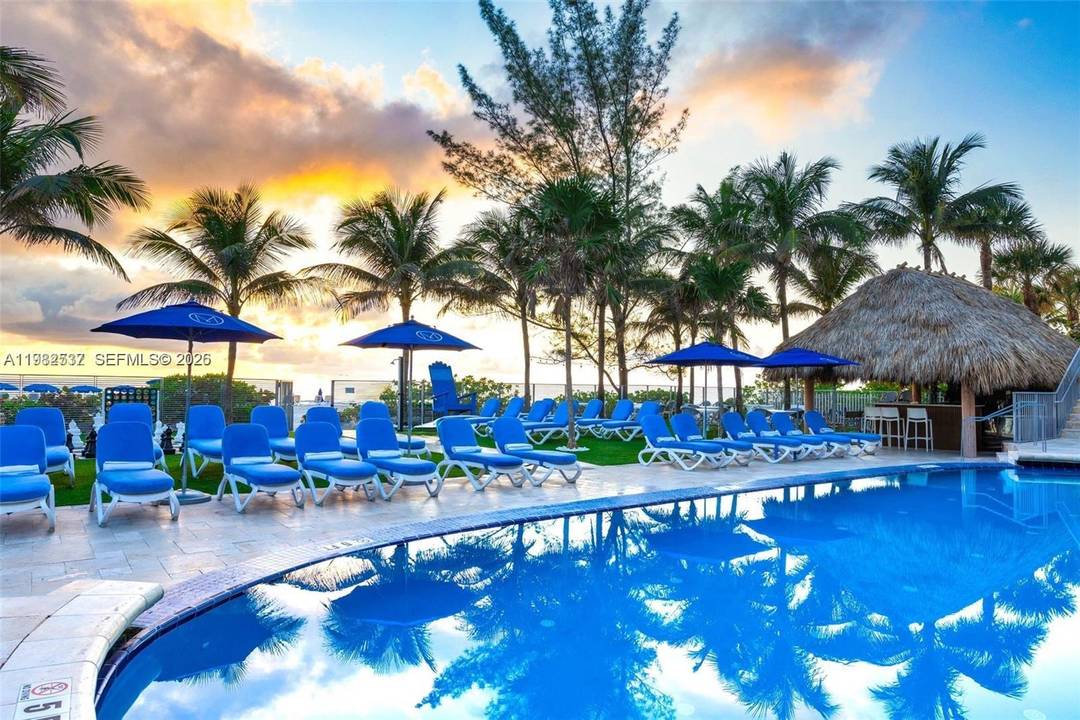 Breathtaking 1 1, fully furnished and showcasing stunning ocean views.