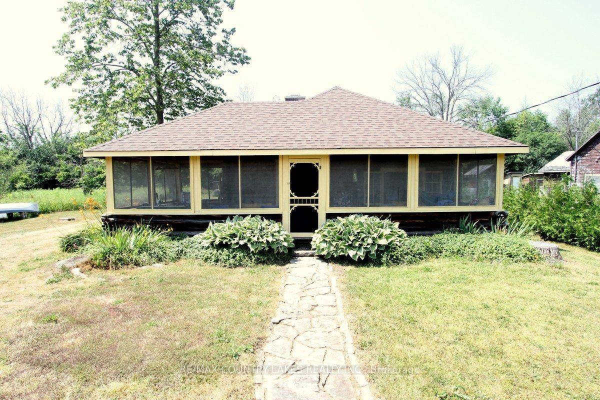 Welcome to this charming 3 bedroom seasonal Thorah island retreat, offering the perfect blend of rustic character and thoughtful updates.