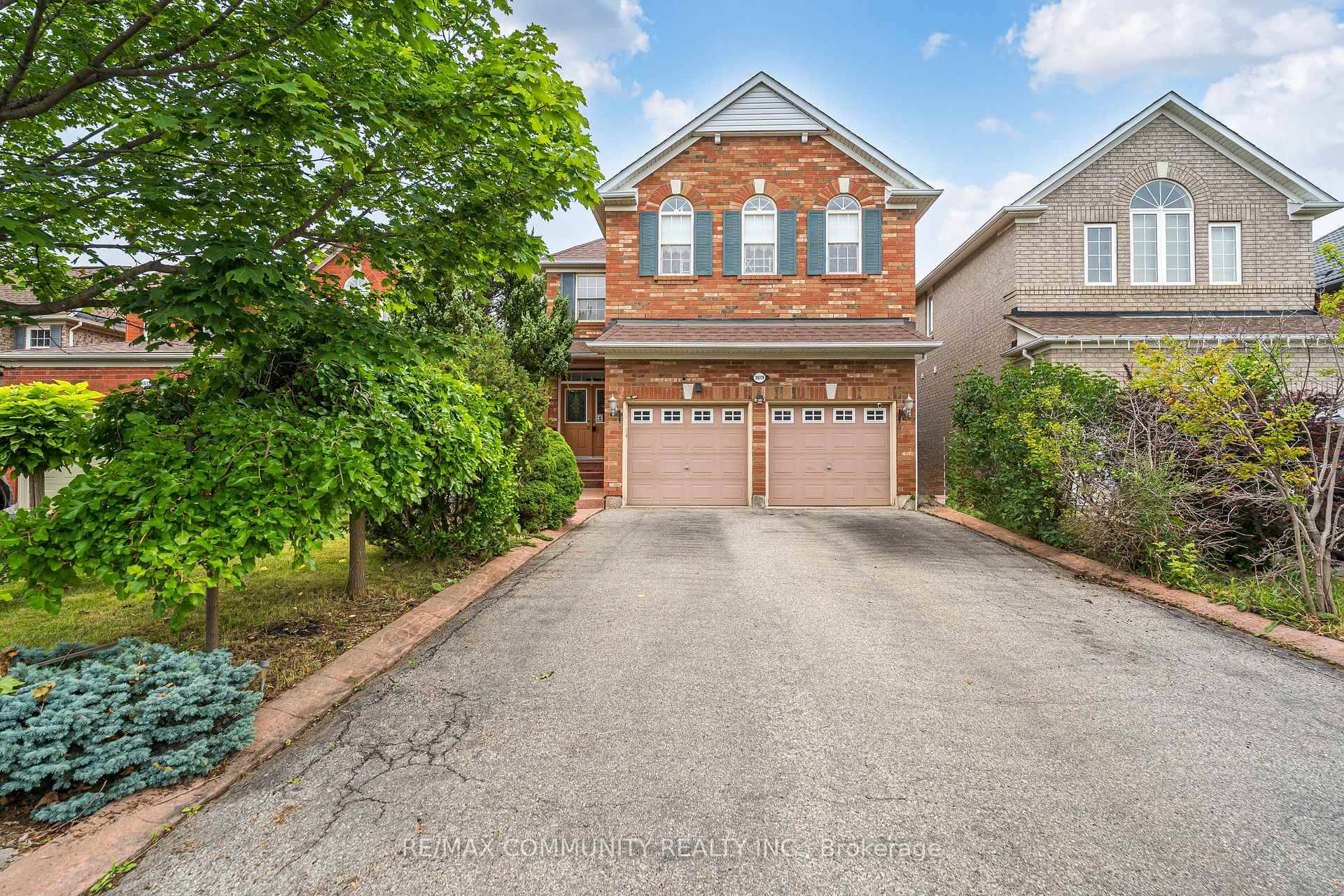 Absolutely stunning, turn key home in the heart of Lisgar !