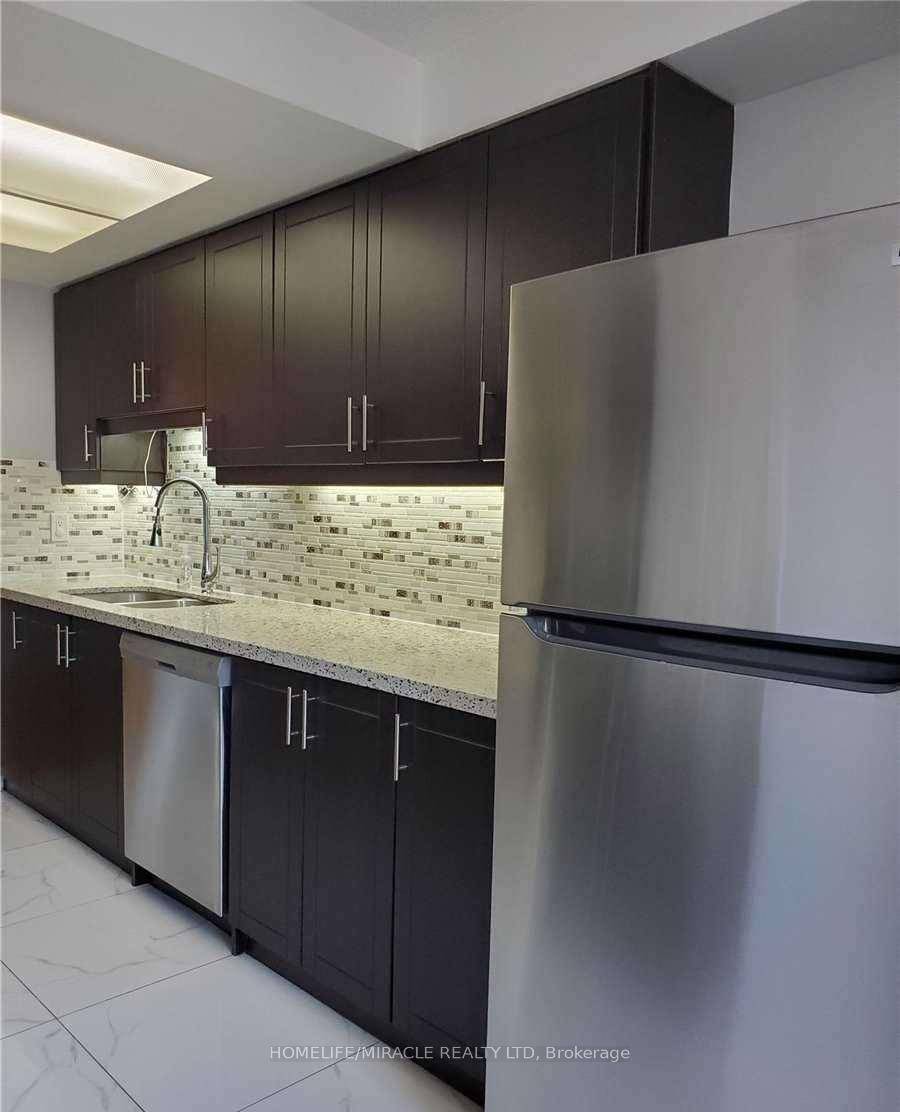 Absolutely Beautiful 2 bedroom plus solarium, 2 Full washrooms, spacious unit, The Solarium is large enough to function as a dedicated home office, ideal for today's lifestyle.