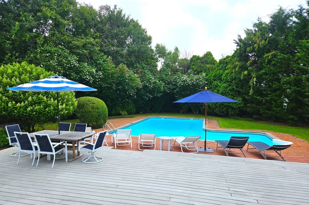 SOUTHAMPTON 4 BR  4 BATH PRISTINE OPEN CONCEPT WITH HEATED POOL