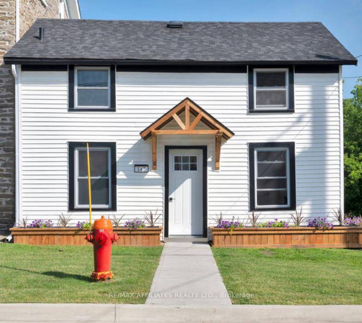 Welcome to 147 Dibble Street East in the heart of historic Prescott !