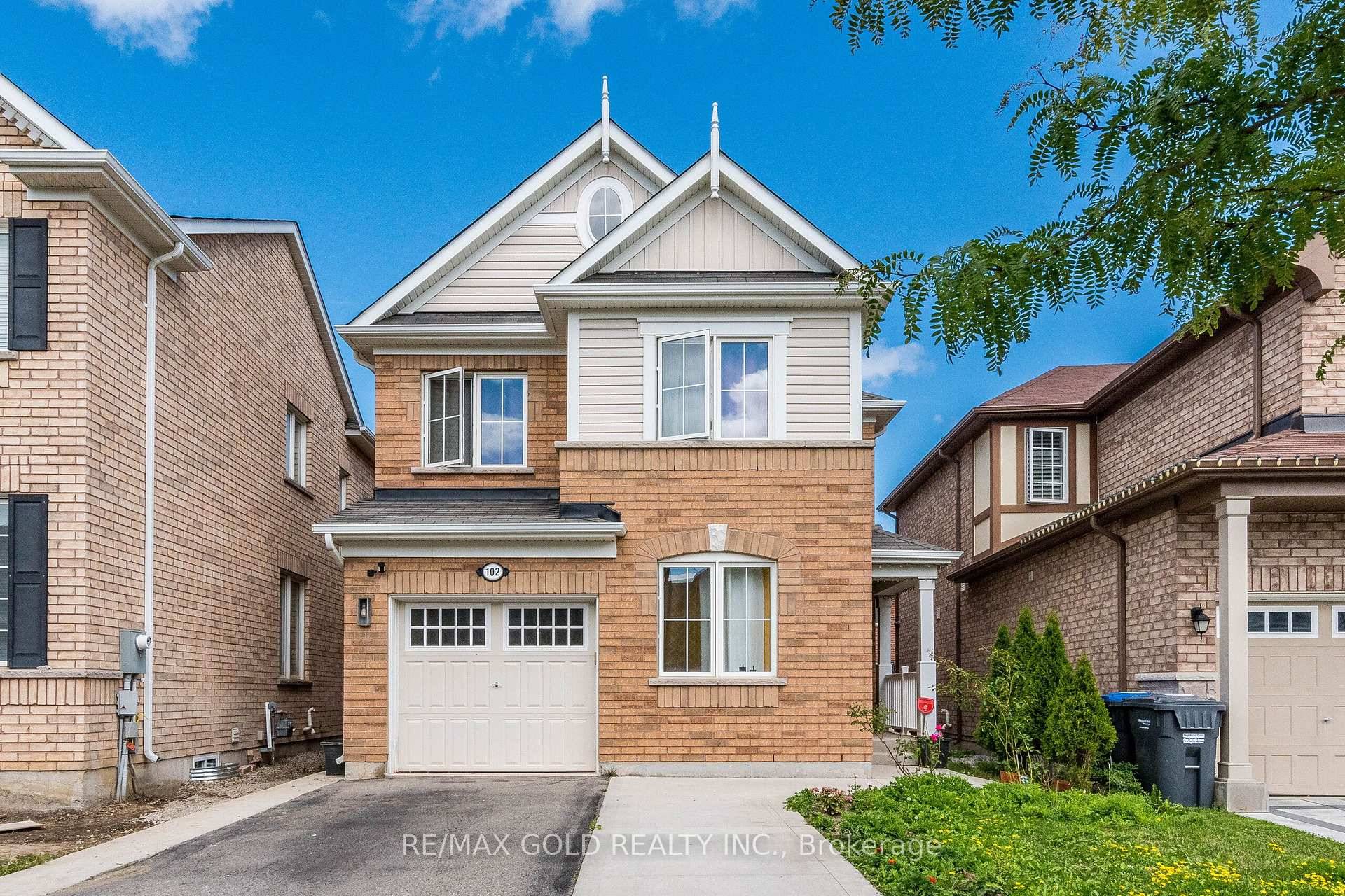 Very Spacious and Bright 2 Bedrooms With 1 Full Washrooms Legal Basement Apartment For Lease !