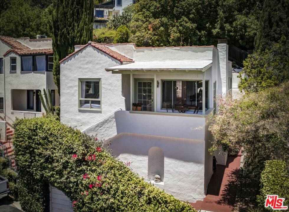 6873   Yeager Pl 2BR Hollywood Hills East La