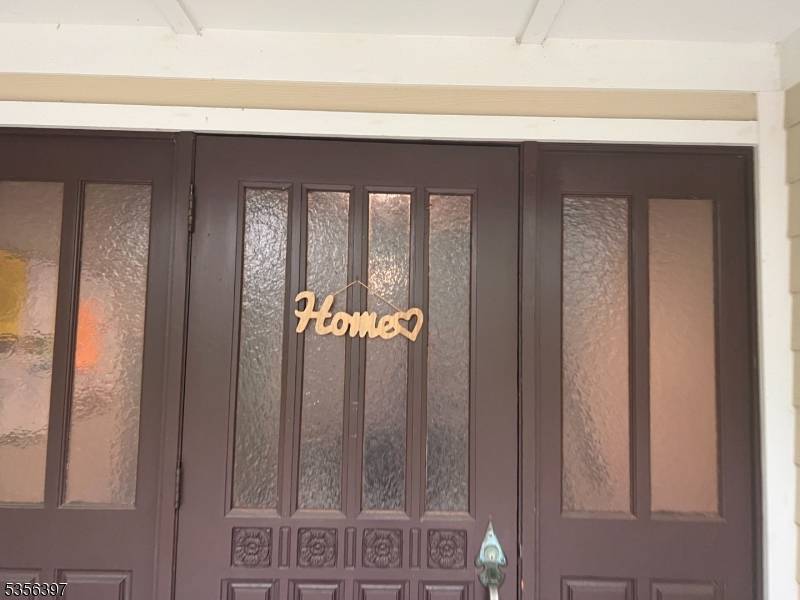 One bedroom unit with washer and dryer in unit additional bonus room.