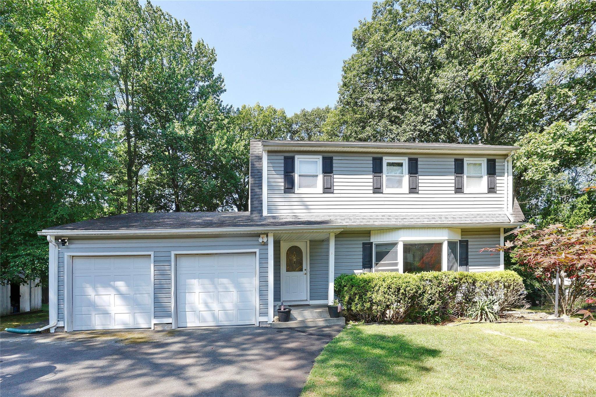 Awesome Airmont home awaits you !