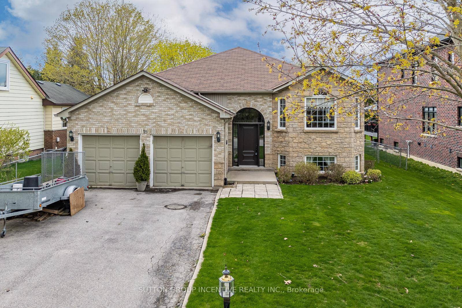 Original Owners of this Custom Raised Bungalow on spectacular fully fenced 60 X 200 Lot.