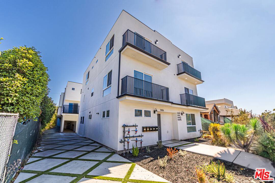 5434 Romaine St 25BR Hancock Park La