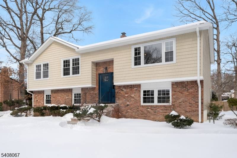 Cul de sac Location ! Beautifully renovated home set on a quiet cul de sac in the heart of East Hanover.