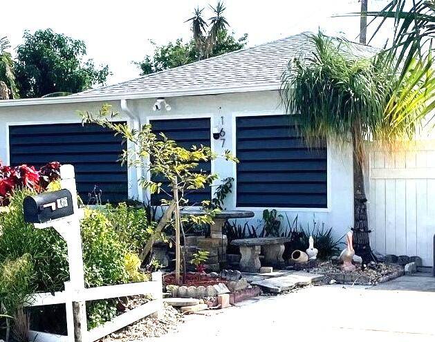 Renovated 2 2 coastal CBS home.