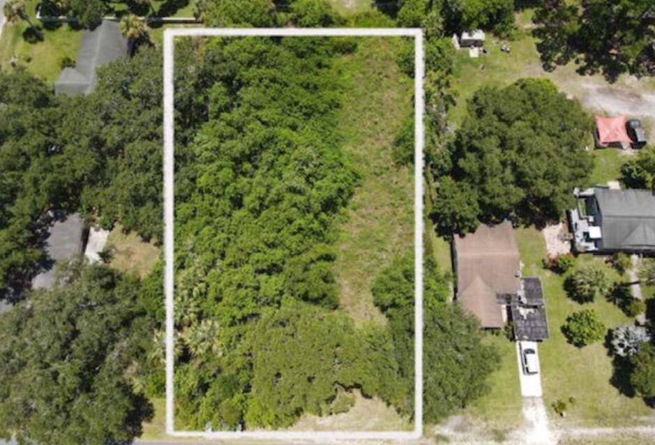 Build Your Dream Home on a Spacious Lot Just 12 Minutes to the Beach !