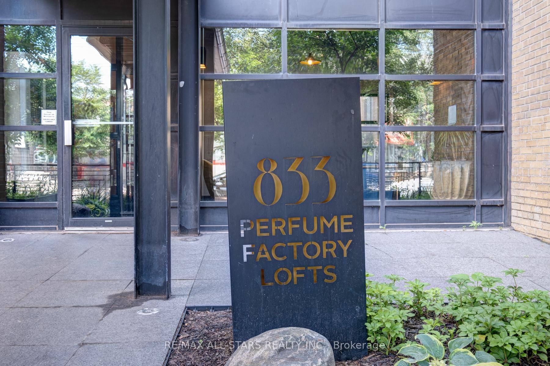 Gorgeous Loft with Bright Open Layout at Sought After King West in Historic Perfume Factory Boutique Building Beautiful Exposed 10FT Concrete Callings Big Windows with Natural Sunny Light.