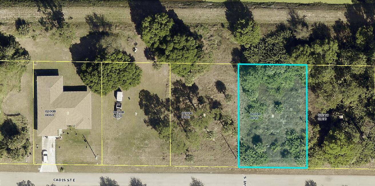 Canal View Lot in Lehigh Acres !