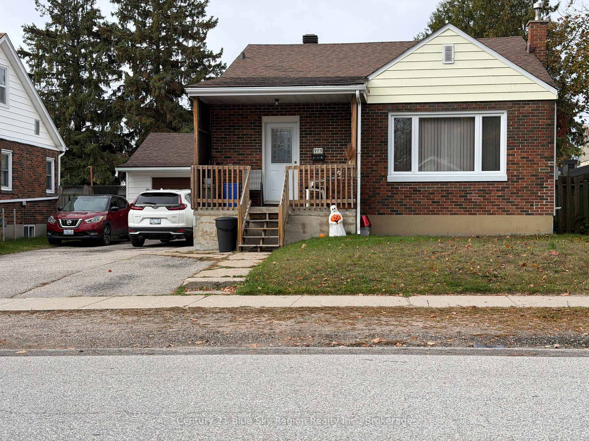 This Centrally located Legal Non confirming Duplex is perfect for the investor.