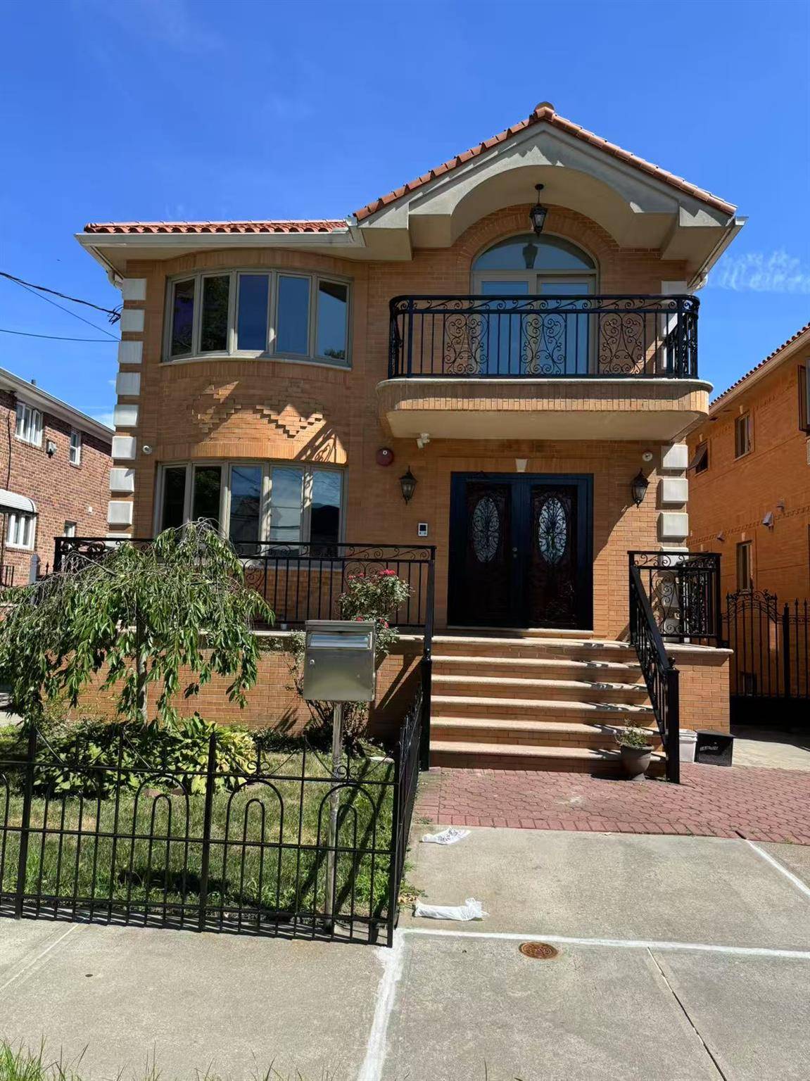 Legal two family detached house in the heart of Flushing.
