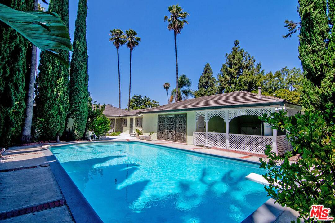 180  N Highland Ave 3BR Hancock Park La