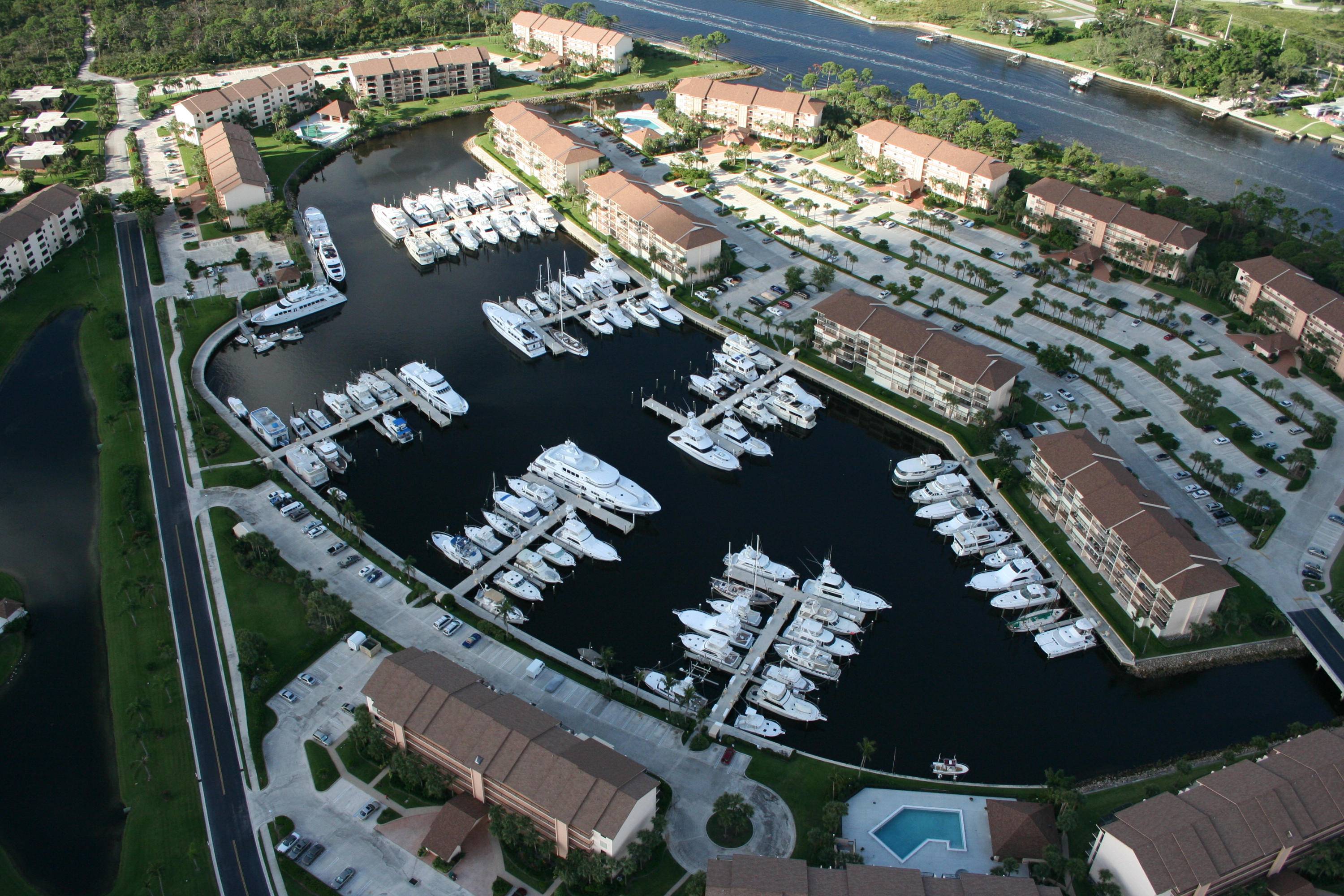 60 ft Dock in the Bluffs Marina.