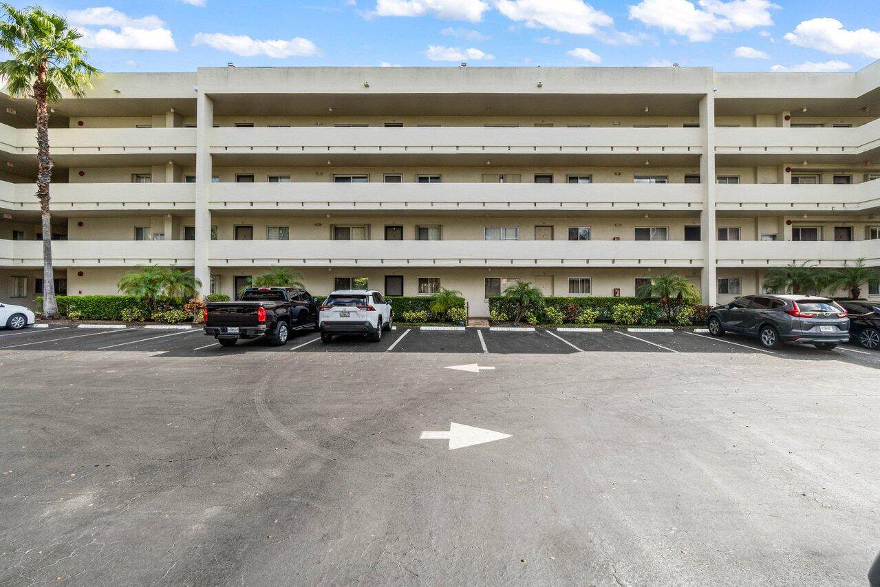 Vibrant area in the heart of Lake Worth !
