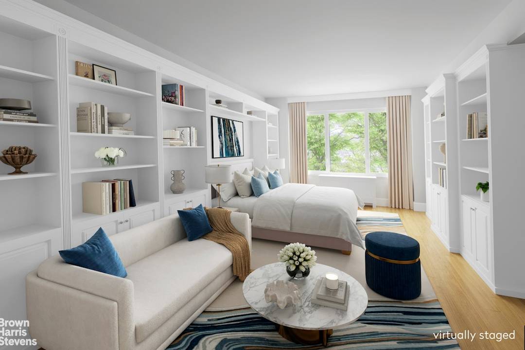 Ideally located on Fifth Avenue's Gold Coast, this elegant, spacious classic 6 boasts high ceilings, large windows and a seamless flow between rooms, offering both comfort and style.