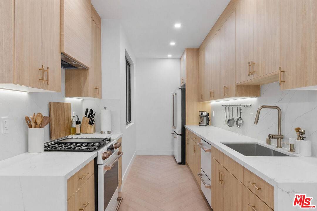 8455   Fountain Ave 2BR Sunset Strip La