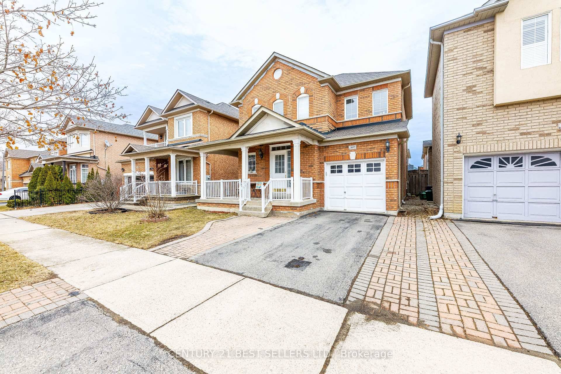 Welcome to 3852 Oland Dr in Churchill Meadows Community.
