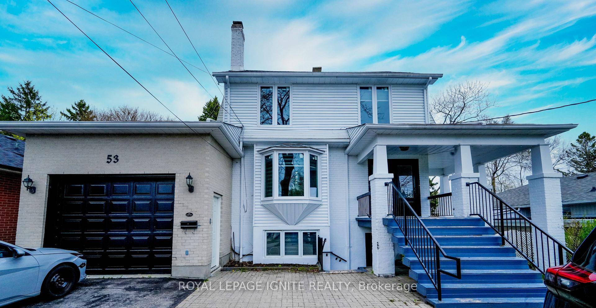 Spacious 1 bedroom plus den 1 bath home for lease in the high demand Kingston Rd amp ; Markham Rd area !