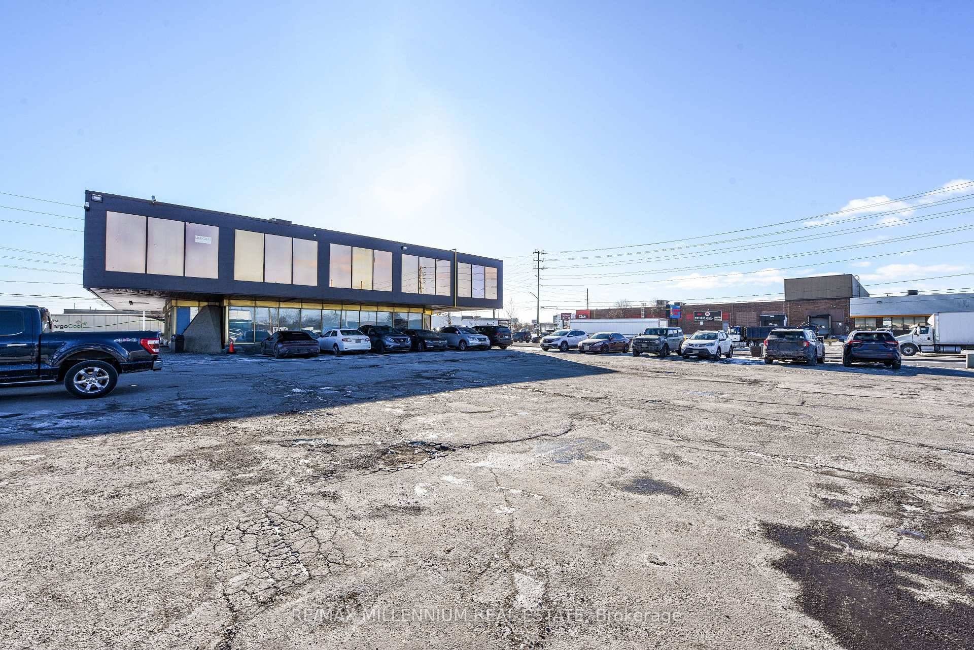 Prime Location ! ! Fully Professional Office Building !