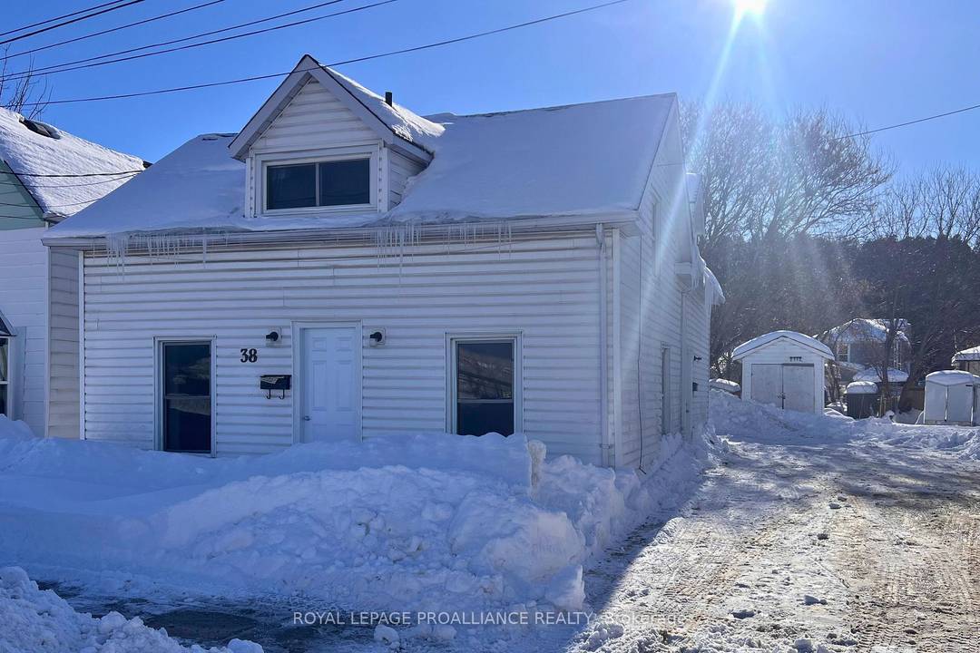 Investor ready duplex offering immediate income potential with the rare advantage of full tenant control.