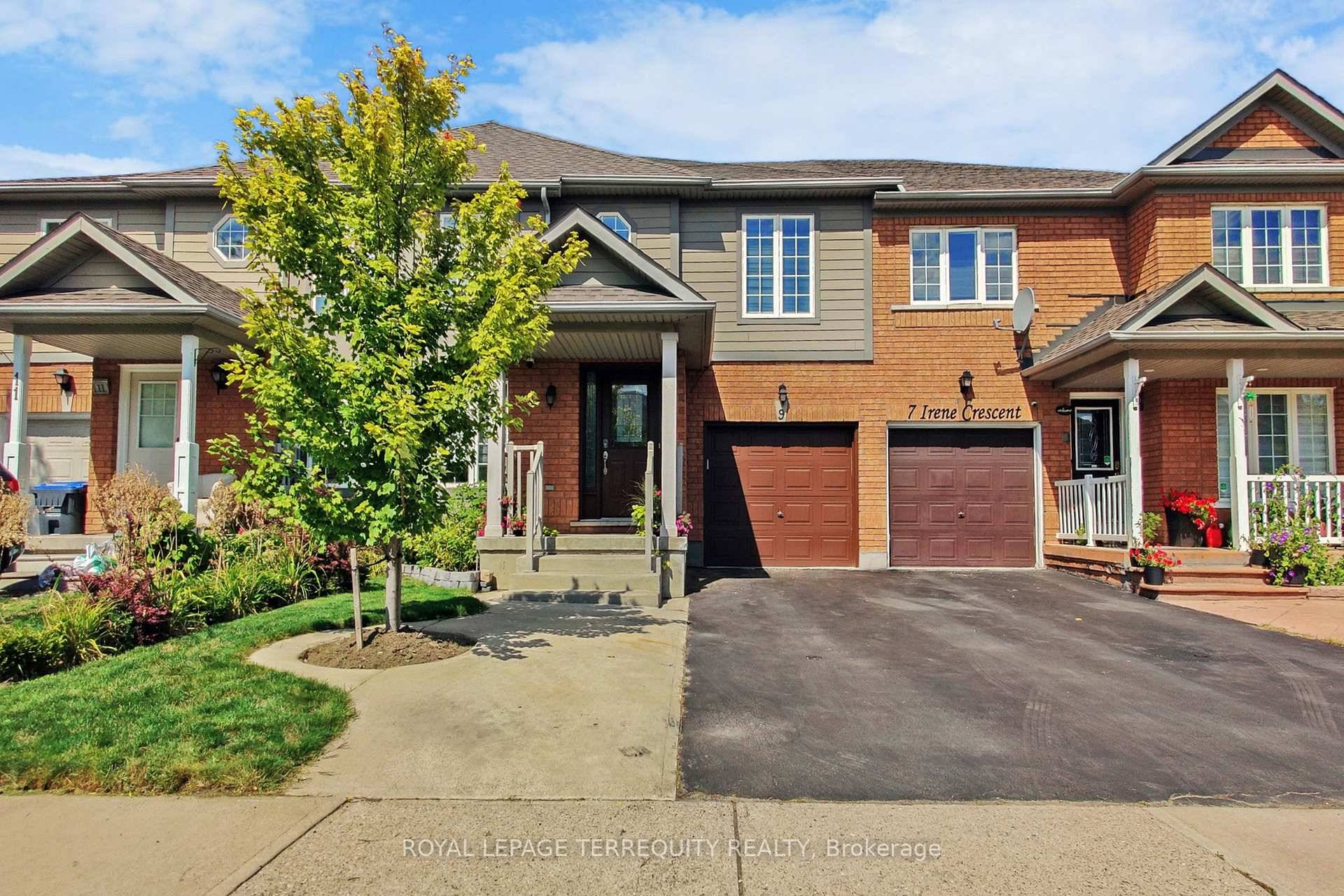 Amazing 4 bedroom 1 freehold Town home.