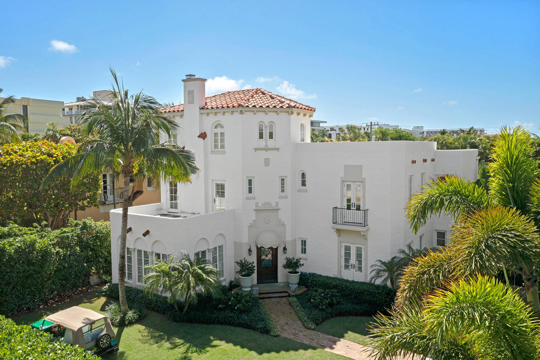 Steps to beach, Worth Ave dining !
