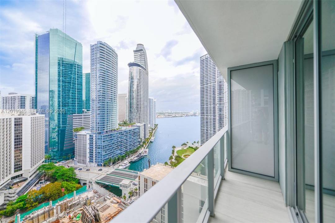 Studio apartment. Positioned in the heart of Brickell, this brand new residence at Viceroy Residences offers a refined urban lifestyle with a smart, efficient layout.