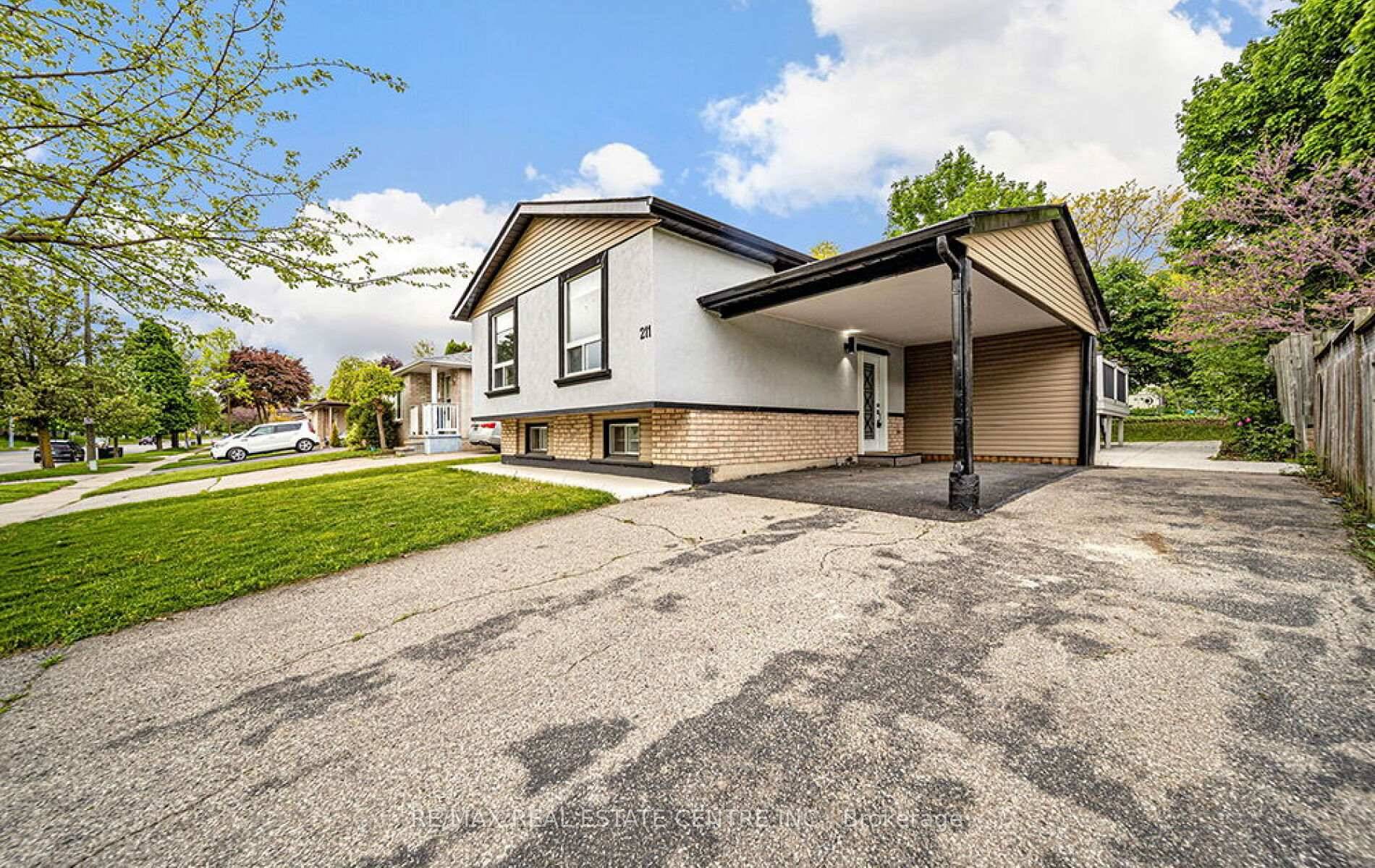 Welcome To This Spectacular, Bright, And Spacious Fully Updated Detached Home In The Highly Sought after Neighborhood Of Brantford !