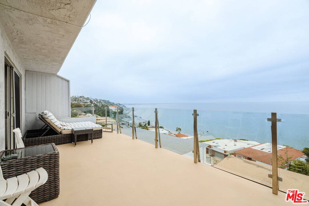 18203 Coastline Dr 2BR Malibu La