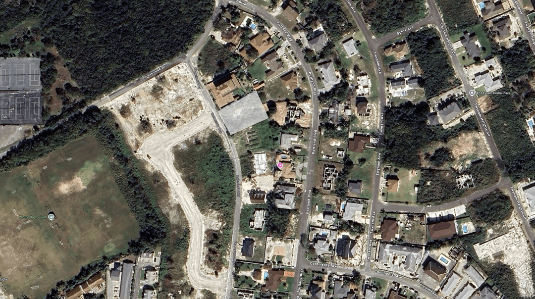 TWYNAM HEIGHTS Land New-Providence