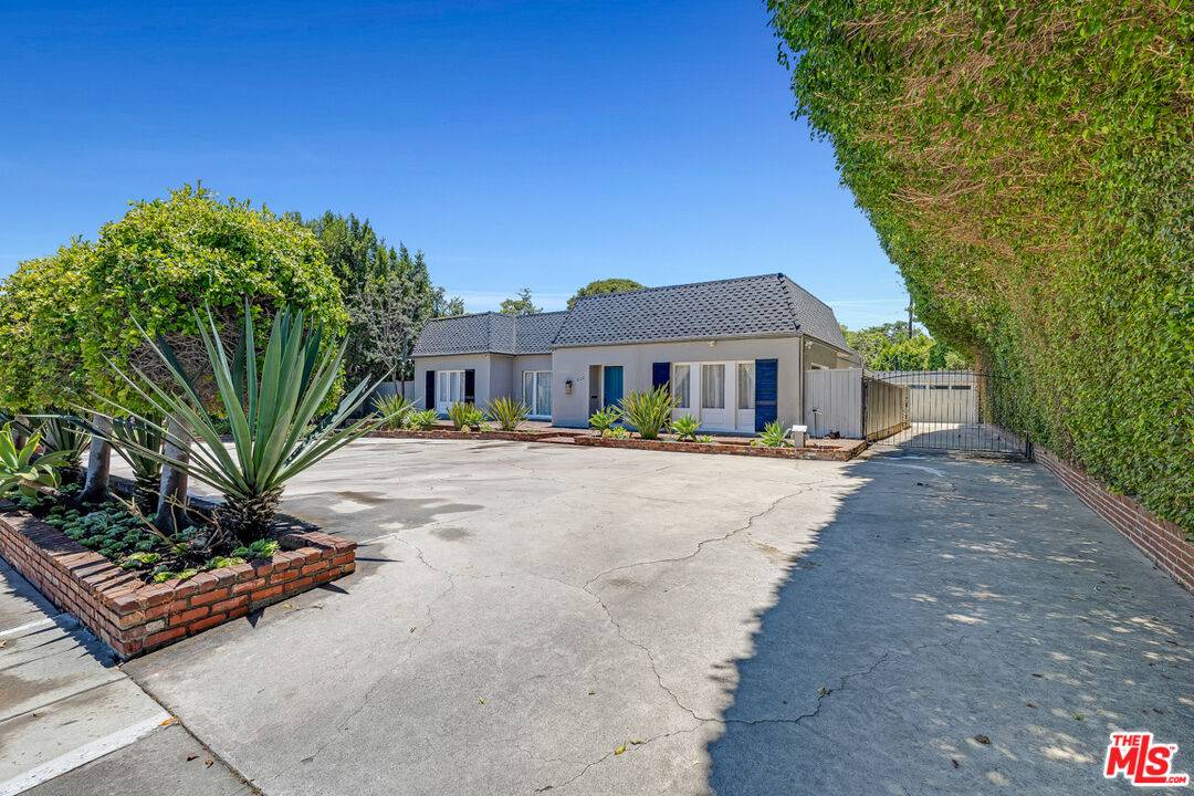 621 N Bedford Dr 4BR Beverly Hills Post Office | B.H.P.O. La